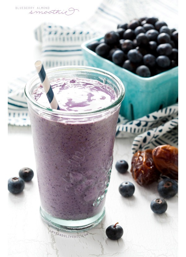 blueberry almond butter smoothie