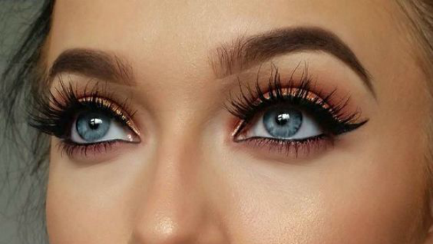 False Eyelashes | 9 Classic Makeup Looks to Rock | Her Beauty