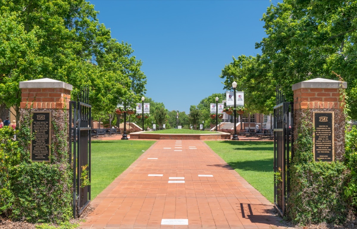 A photo of the gate entrance to the University of Alabama