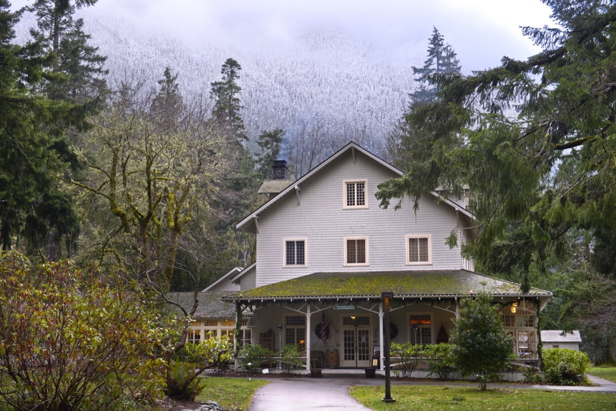 Lake Crescent Lodge