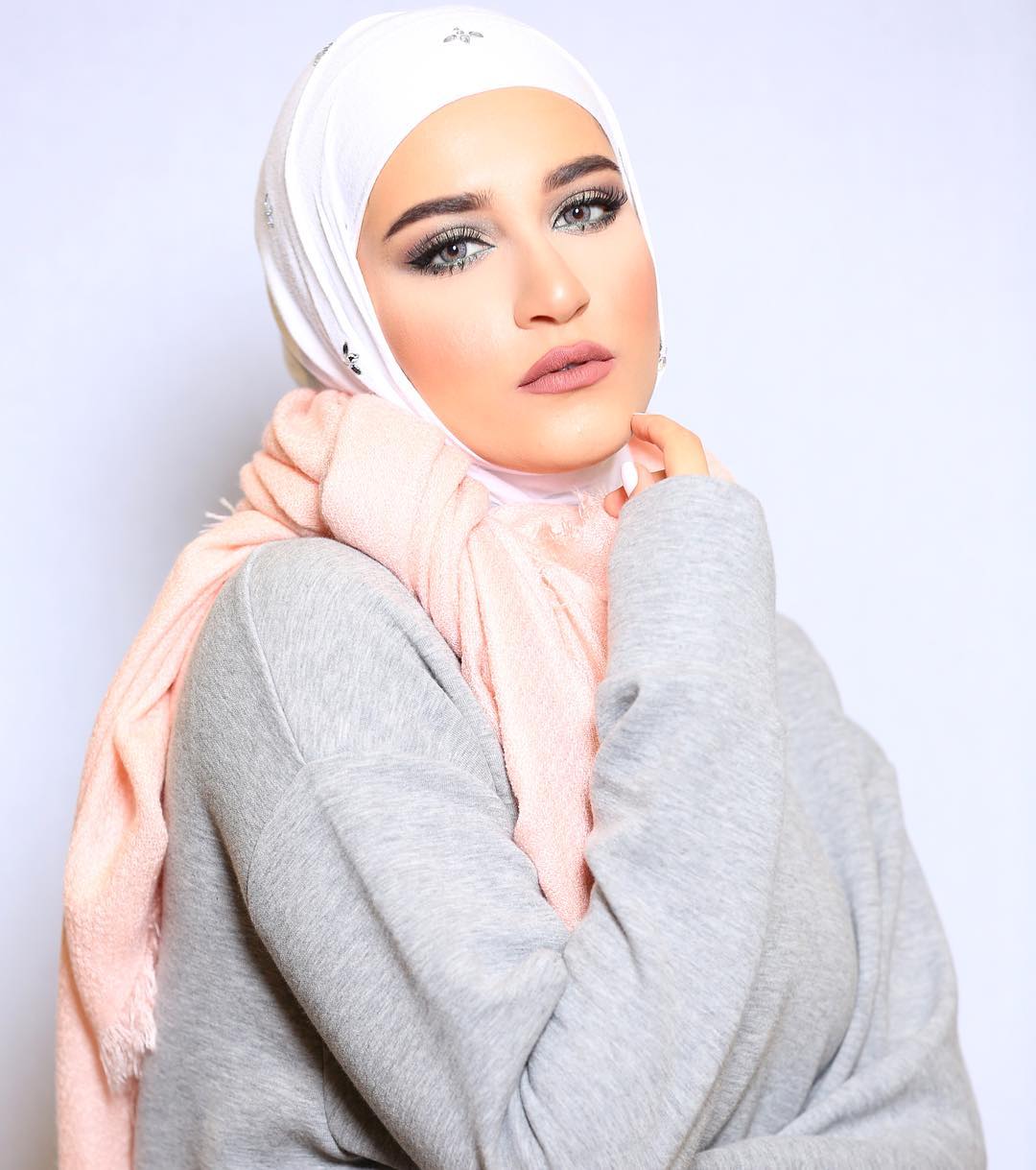 unbelievably_beautiful_women_wearing_hijabs_on_ig_11