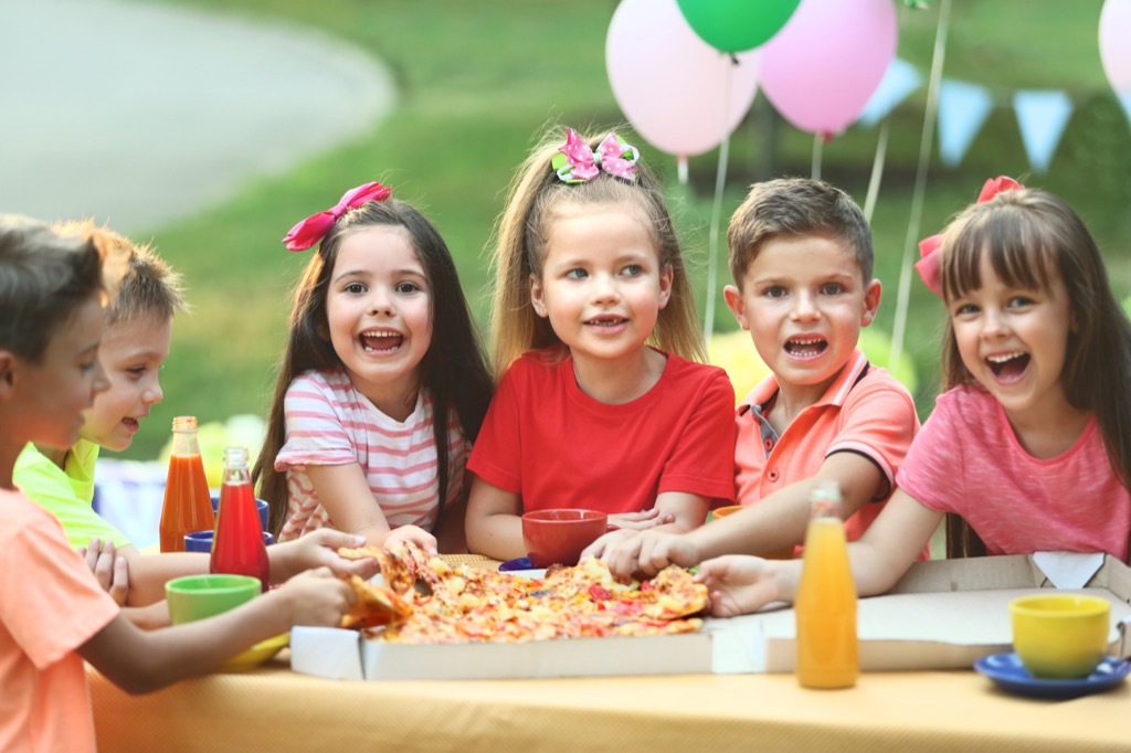 kids at a pizza party