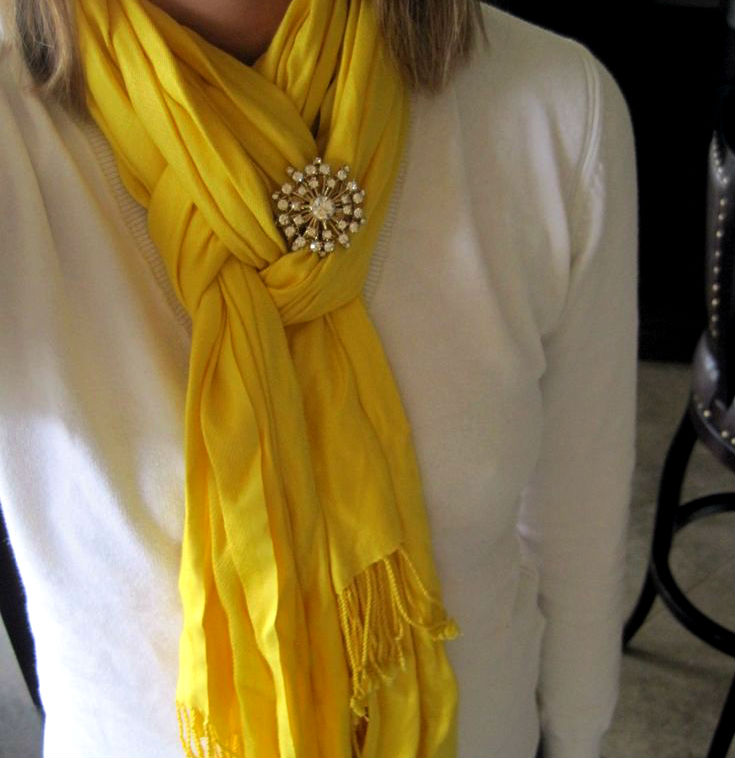 stylish_ways_to_wear_scarf_this_winter_09