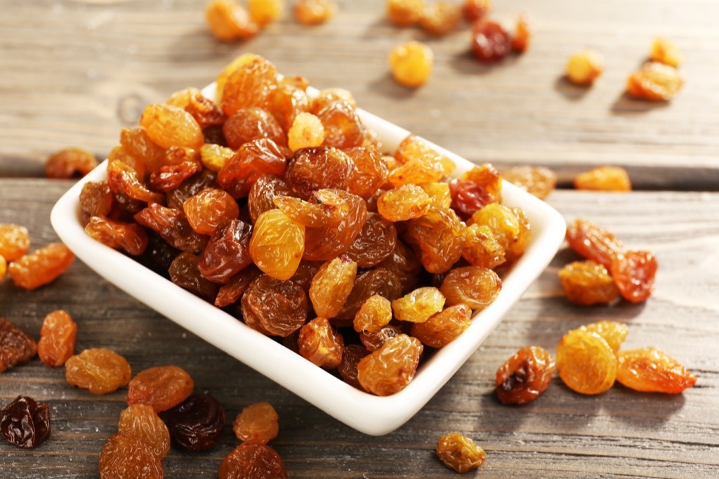 foods for brain over 40 raisins