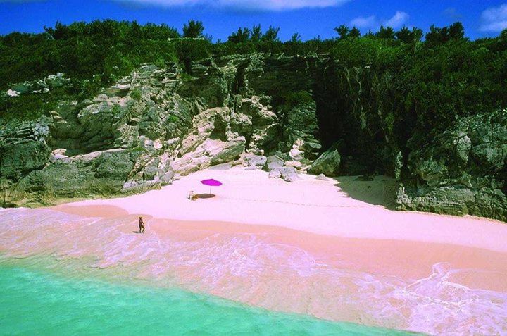 amazing_places_to_find_pink_sand_beaches_03