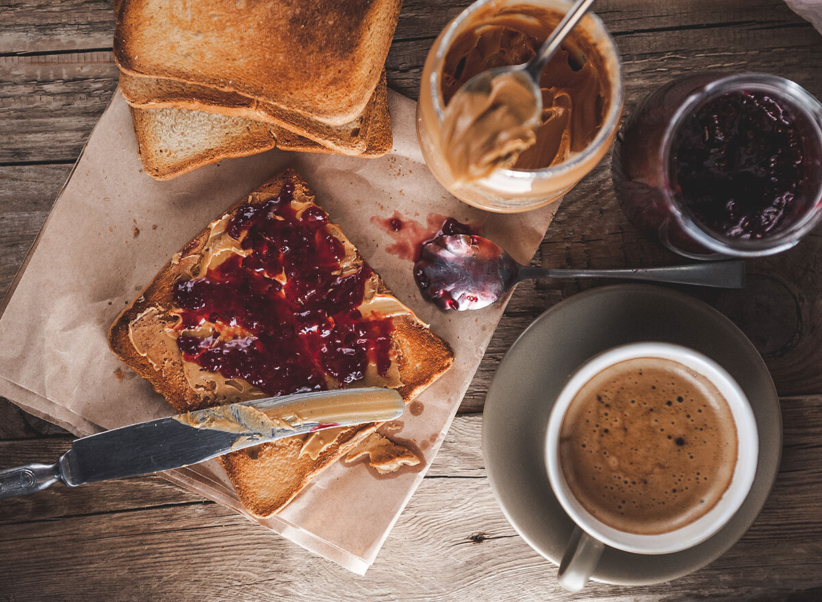 peanut butter sandwich making