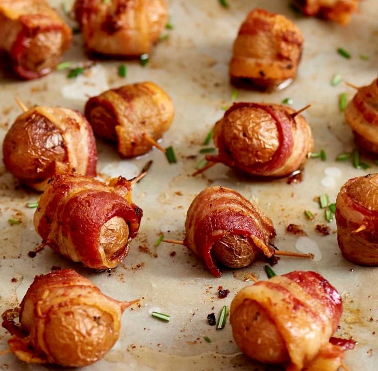 Bacon-Wrapped Potato Bites with Spicy Sour Cream Dipping Sauce | 10 Best Movie Night Recipes | Her Beauty