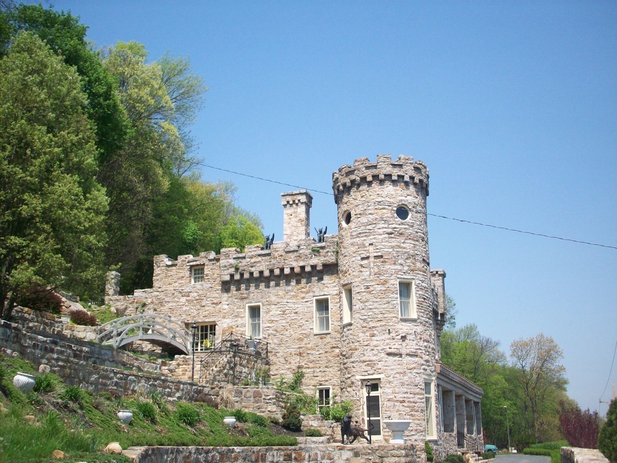 berkeley castle in the afternoon