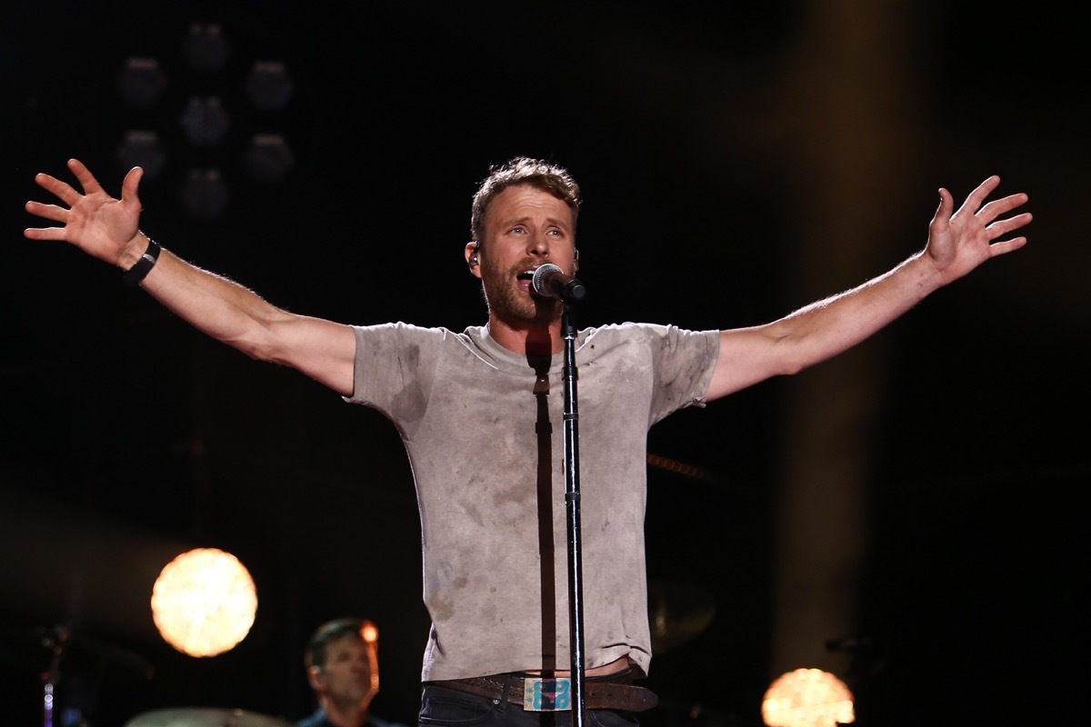 Dierks Bentley - worst national anthem