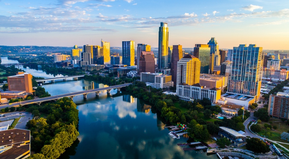 austin texas skyline at dusk