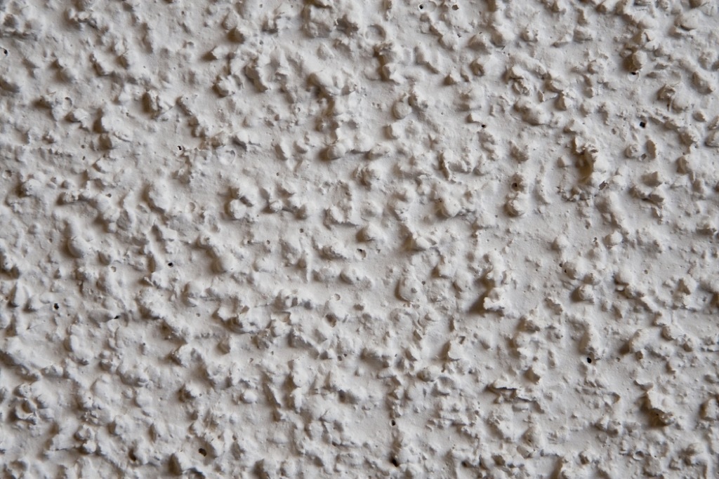 textured ceiling outdated home design