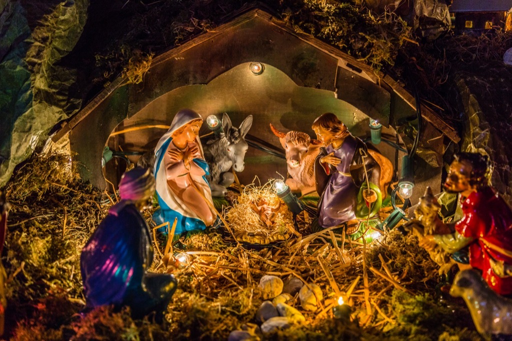 tacky nativity scenes are a bad xmas tradition