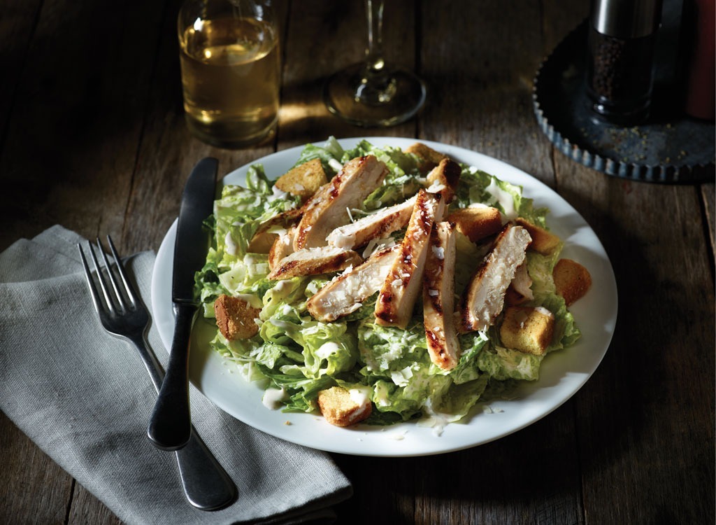 applebees grilled chicken caesar salad