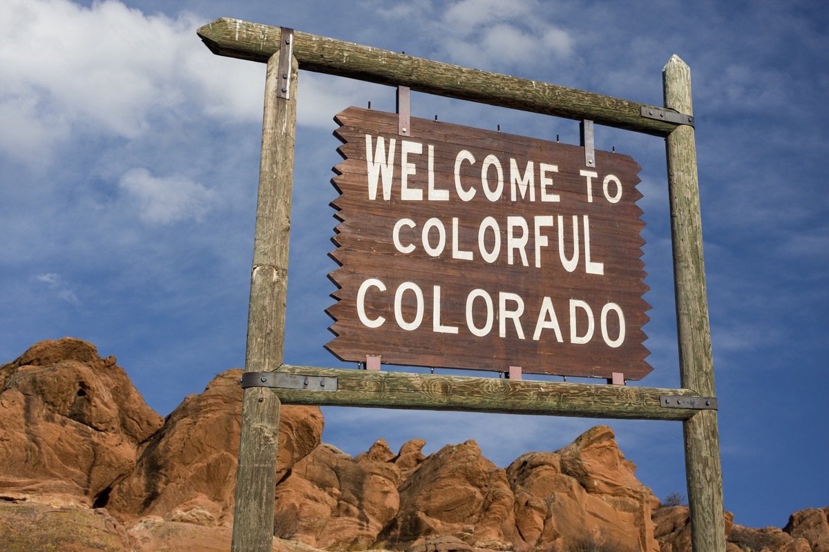 colorado state welcome sign