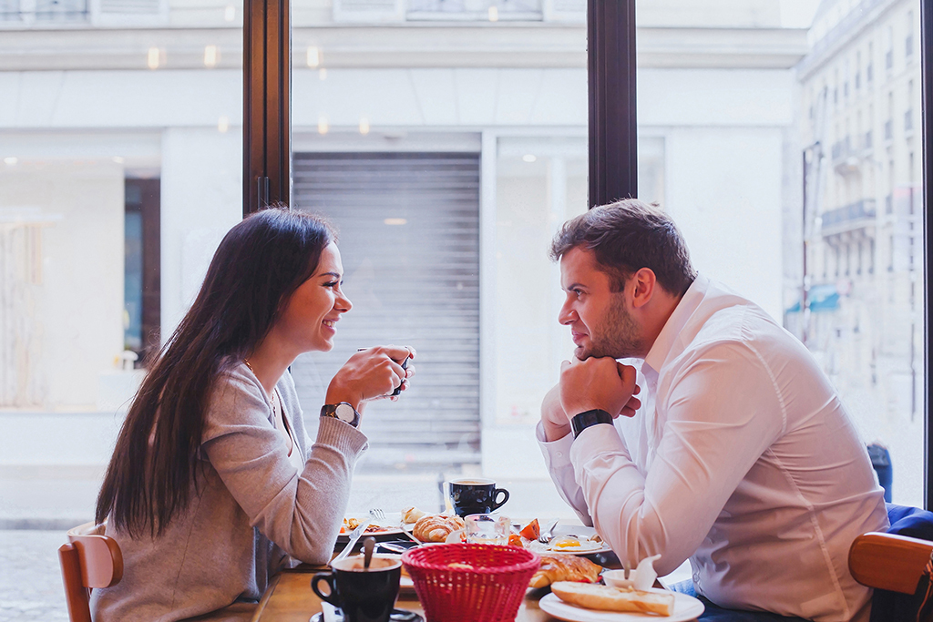 couple at restaurant, still single, argument