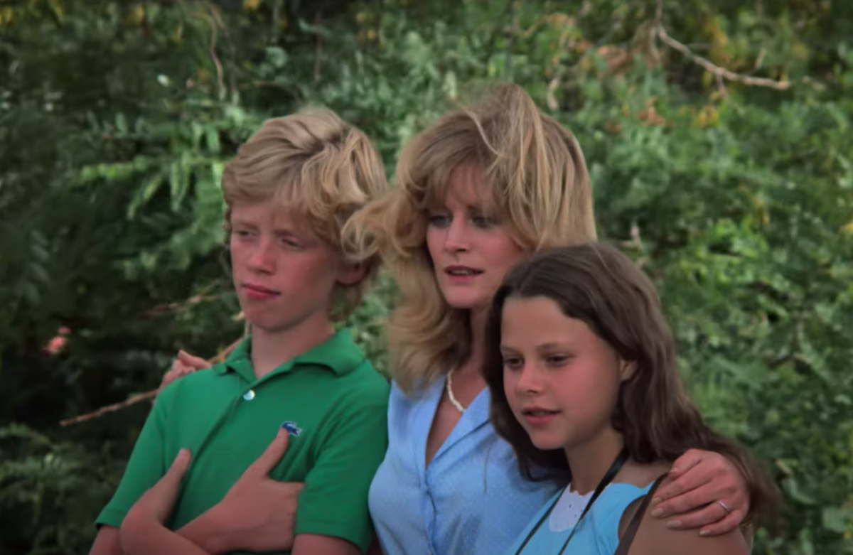 Anthony Michael Hall, Beverly D'Angelo, and Dana Barron in 