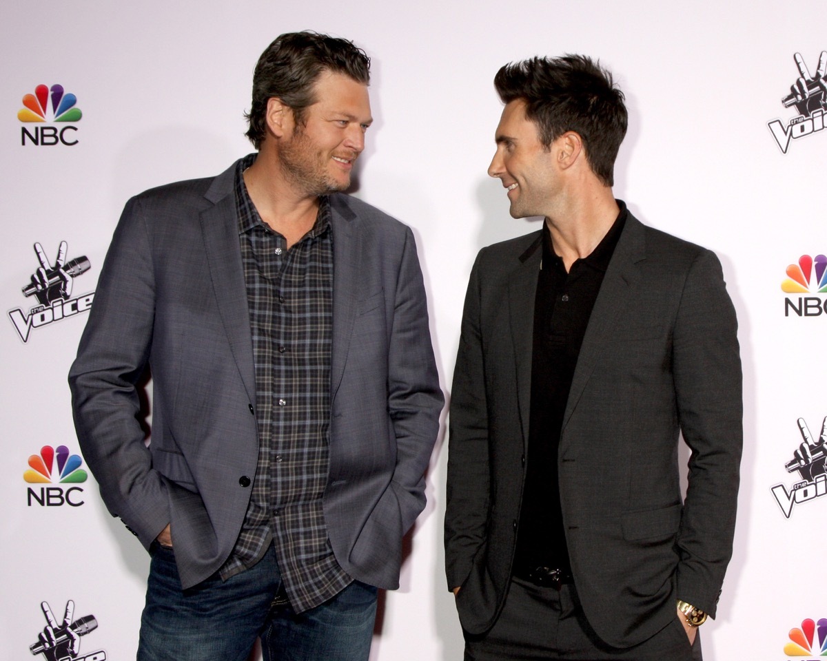 adam levine and blake shelton, celebrity prankster