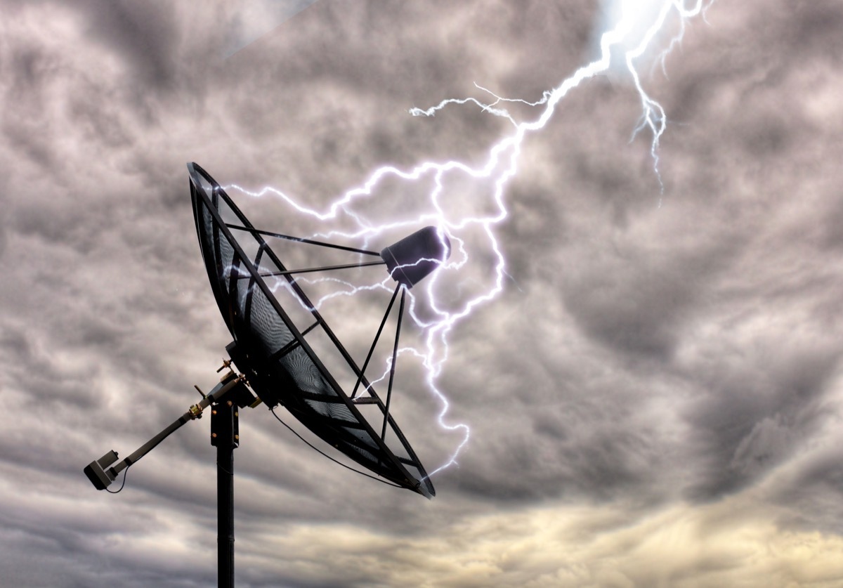 Lightning on the satellite dish - Image