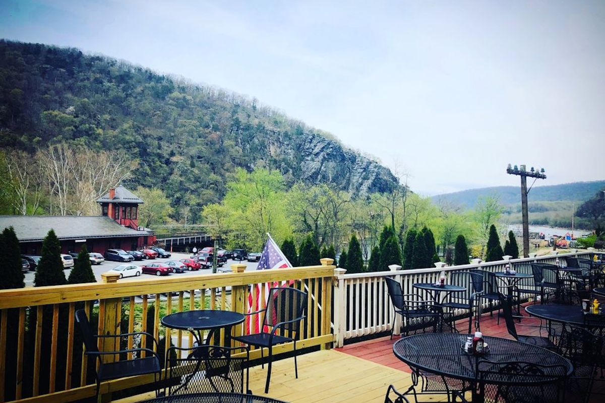 The Rabbit Hole Gastropub, best outdoor bar in West Virginia