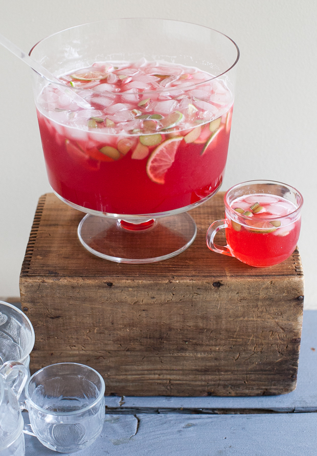 beautiful-big-batch-cocktails-that-are-sure-to-be-crowd-pleasers-03