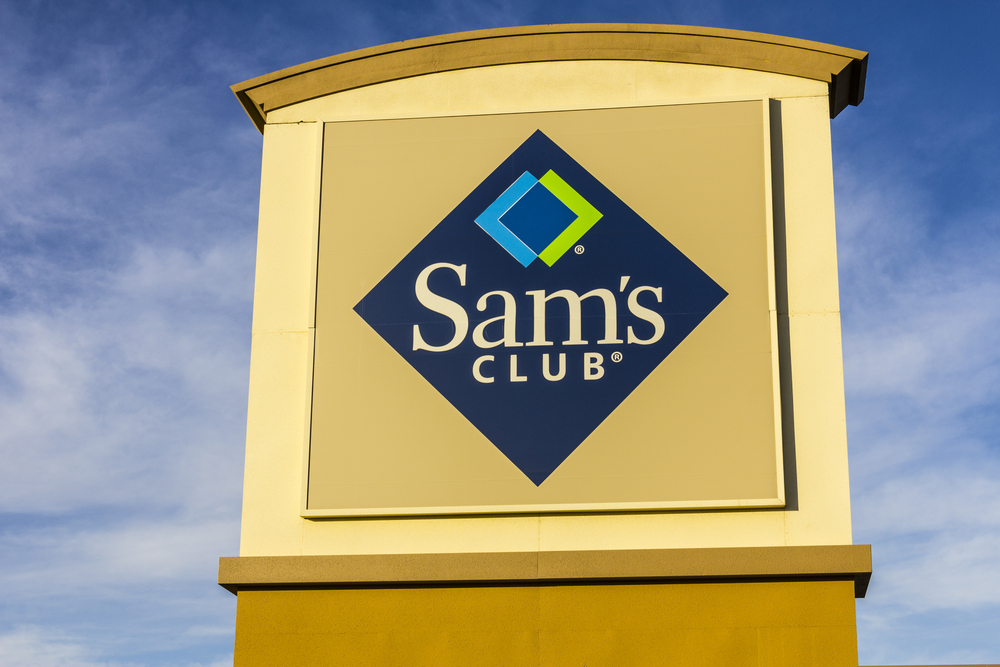 A sign in front of Sam's Club