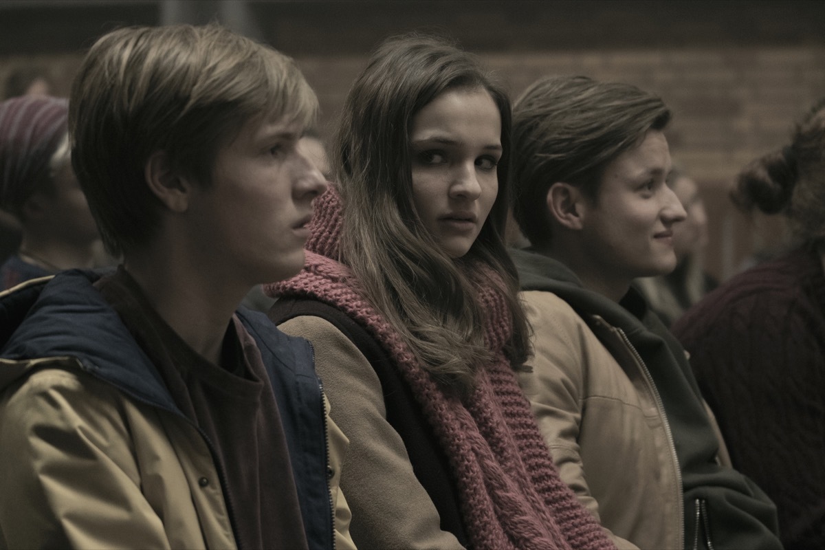  Louis Hofmann, Lisa Vicari, and Paul Lux in Dark